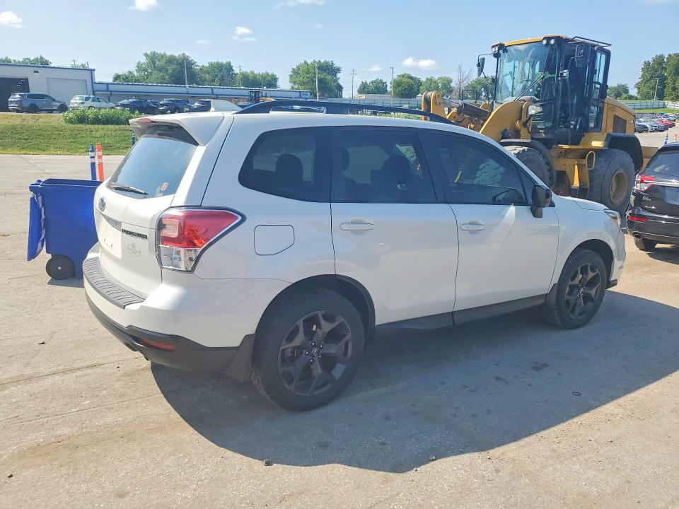 2018 Subaru Forester მანქანა იყიდება აუქციონზე, vin: JF2SJAGC5JH566977, აუქციონის ნომერი: 61586136