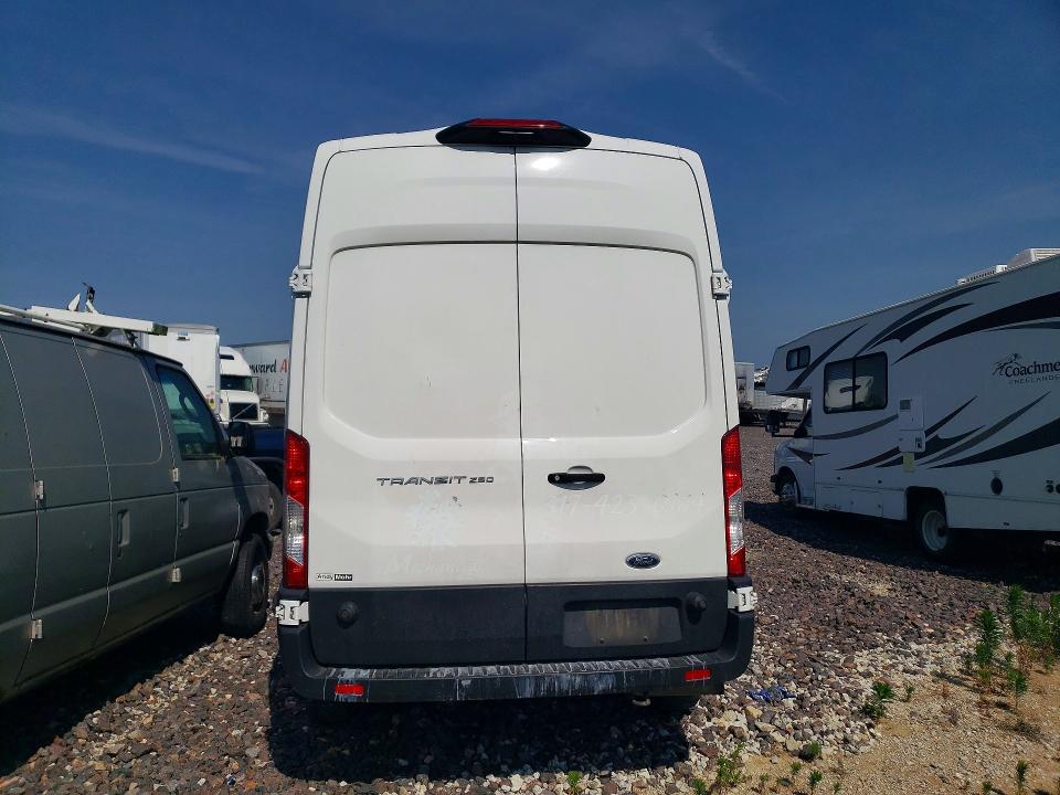 60301306 :رقم المزاد ، 1FTBR1X85LKA81280 vin ، 2020 Ford Transit مزاد بيع