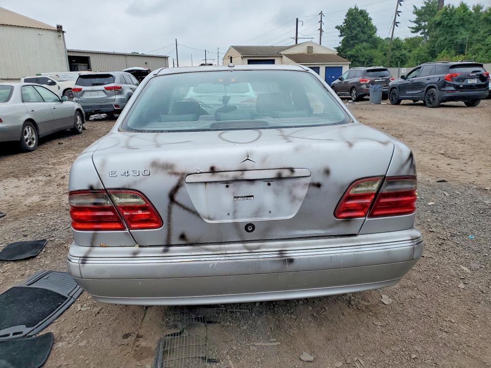 62280666 :رقم المزاد ، WDBJF70J32B488595 vin ، 2002 Mercedes-benz E مزاد بيع