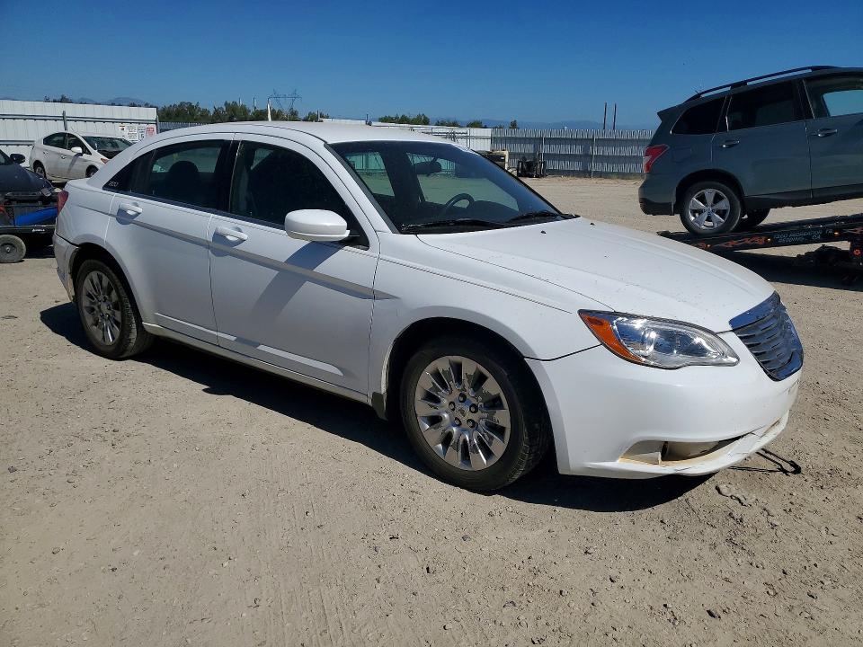 60210626 :رقم المزاد ، 1C3CCBABXEN141219 vin ، 2014 Chrysler 200 مزاد بيع