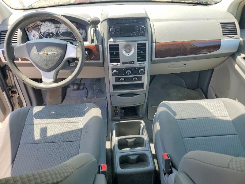 62320306 :رقم المزاد ، 2A4RR5D13AR338801 vin ، 2010 Chrysler Town & Country مزاد بيع