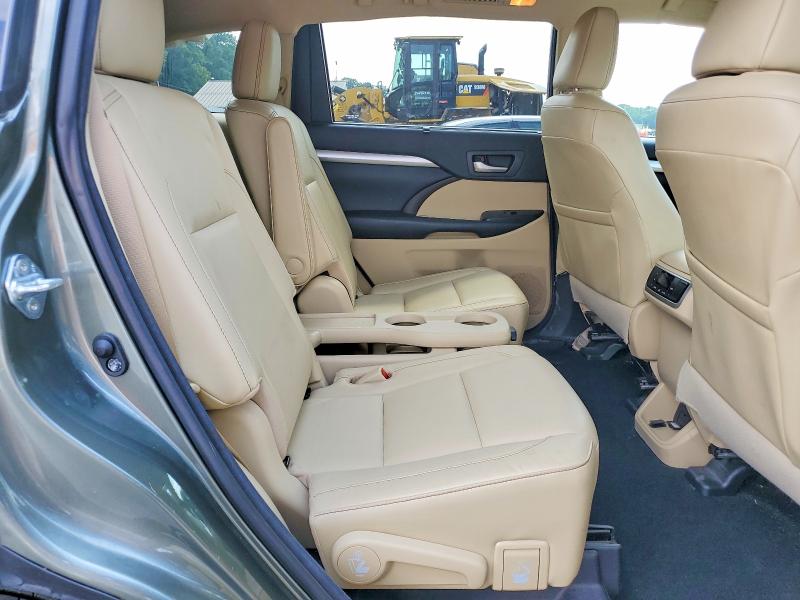 2018 Toyota Highlander მანქანა იყიდება აუქციონზე, vin: 5TDJZRFH8JS818795, აუქციონის ნომერი: 61872276