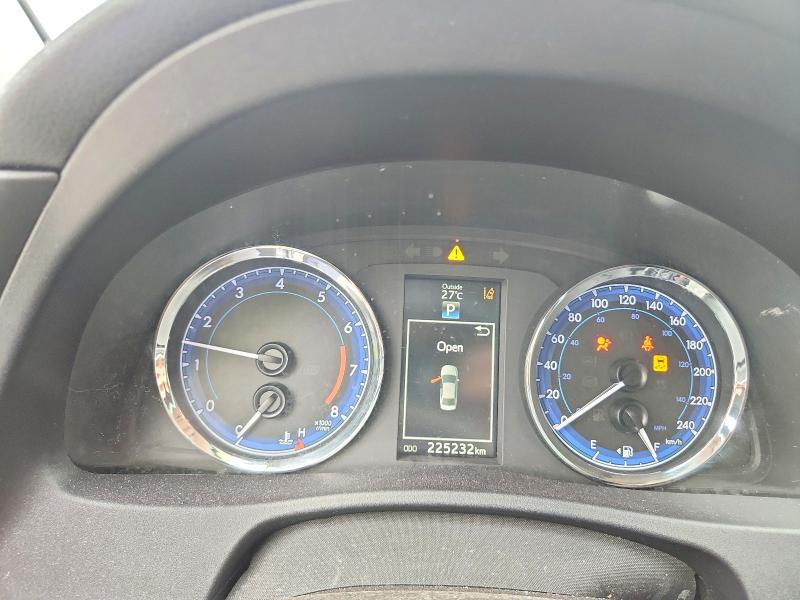 Продажа на аукционе авто 2018 Toyota Corolla, vin: 2T1BURHE5JC051311, номер лота: 59959616