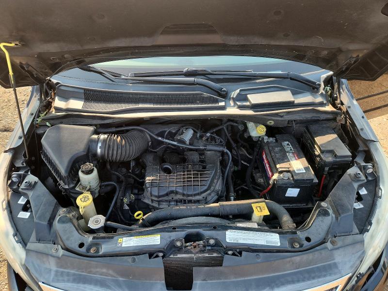 2011 Volkswagen Routan მანქანა იყიდება აუქციონზე, vin: 2V4RW3DG9BR670806, აუქციონის ნომერი: 61477926