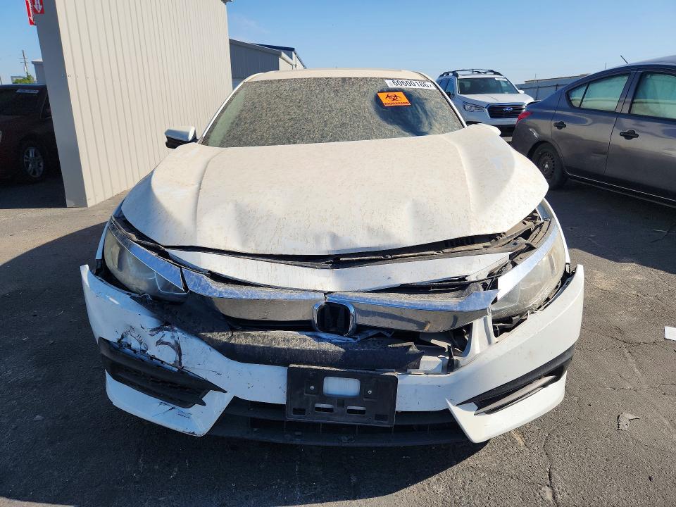 60600186 :رقم المزاد ، 19XFC2F74JE205119 vin ، 2018 Honda Civic مزاد بيع