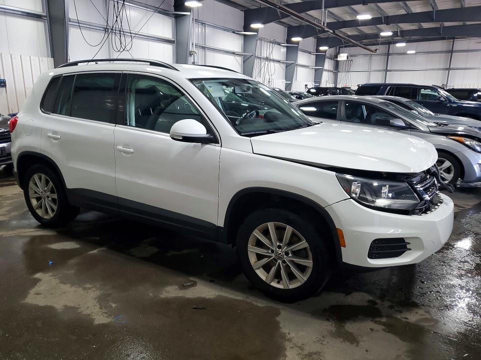 Продаж на аукціоні авто 2017 Volkswagen Tiguan, vin: WVGBV7AX0HK049967, номер лоту: 62970536