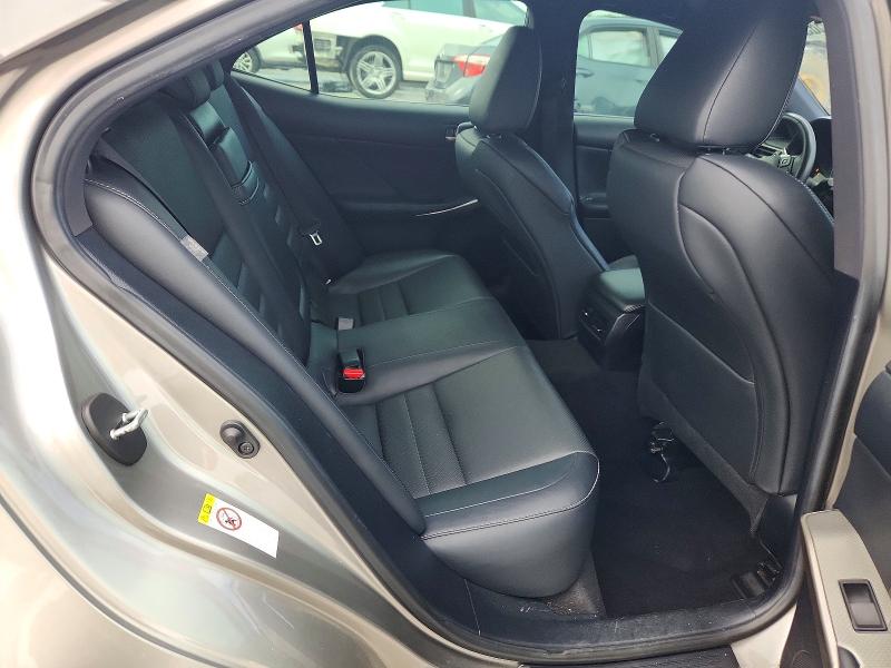 61858396 :رقم المزاد ، JTHBA1D28J5071165 vin ، 2018 Lexus Is مزاد بيع