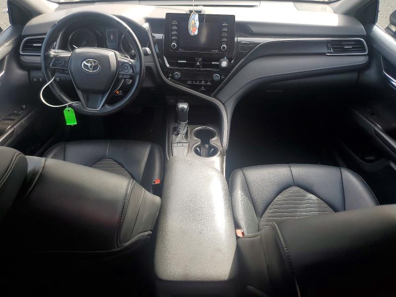 61279656 :رقم المزاد ، 4T1G11AKXNU618651 vin ، 2022 Toyota Camry مزاد بيع