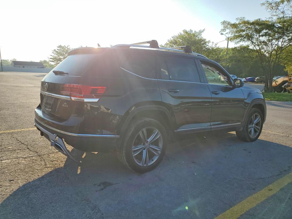 Продажа на аукционе авто 2018 Volkswagen Atlas, vin: 1V2MR2CA1JC518155, номер лота: 63184556
