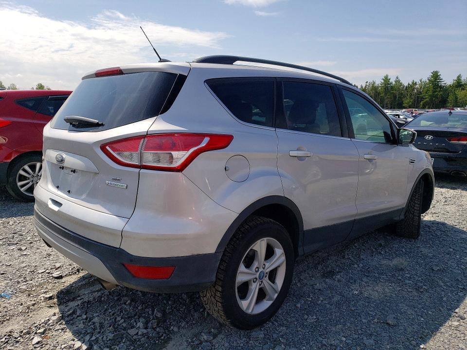 60925706 :رقم المزاد ، 1FMCU0GX8DUD27700 vin ، 2013 Ford Escape مزاد بيع