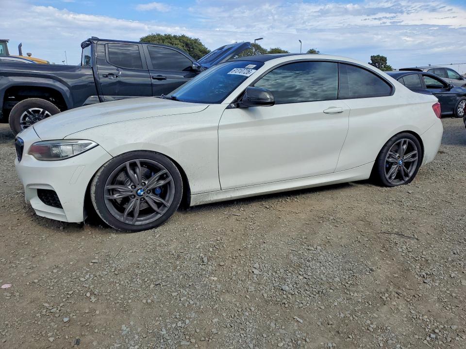 61310726 :رقم المزاد ، WBA1J7C5XGV289898 vin ، 2016 Bmw M235i مزاد بيع
