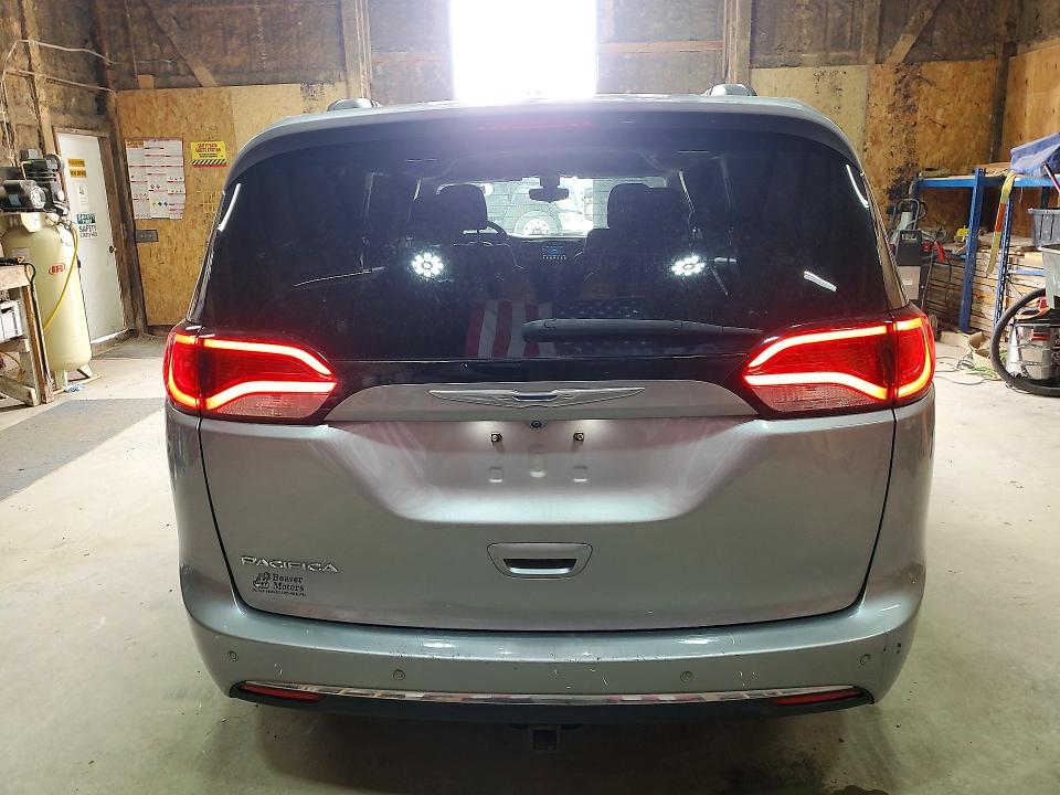 61870996 :رقم المزاد ، 2C4RC1FG5JR113278 vin ، 2018 Chrysler Pacifica مزاد بيع