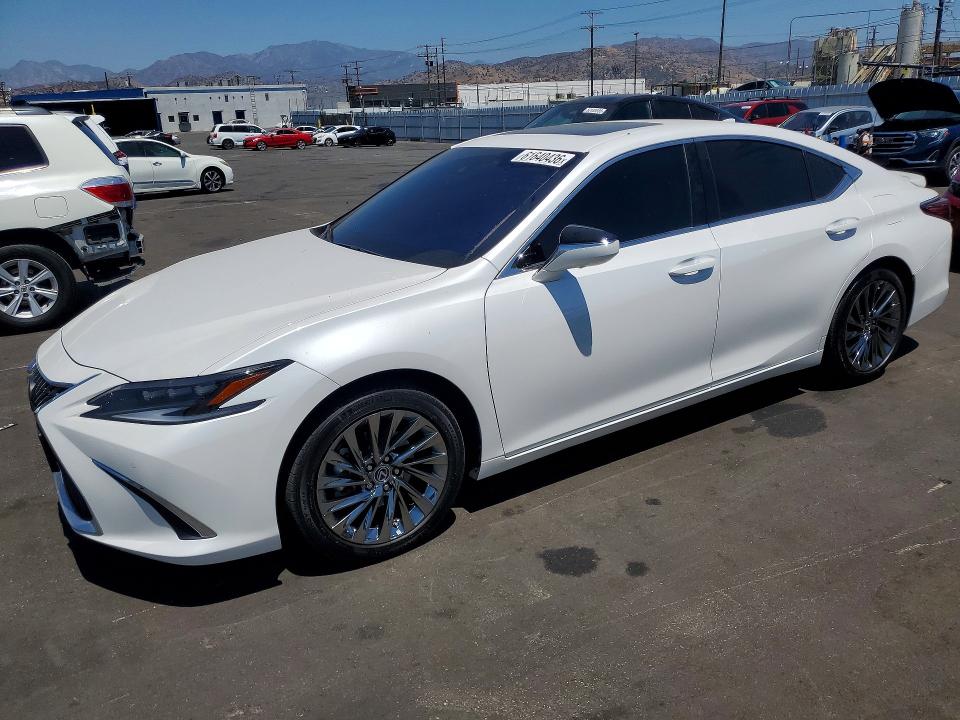 61640436 :رقم المزاد ، 58AEA1C11SU073410 vin ، 2025 Lexus Es 300h مزاد بيع