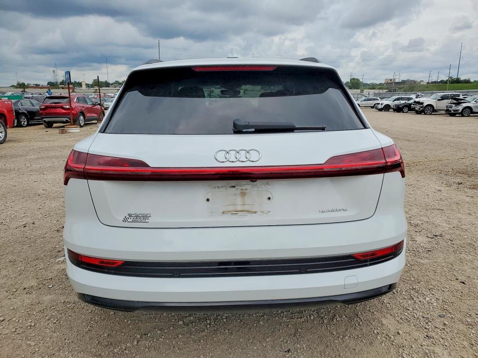 2021 Audi E-tron მანქანა იყიდება აუქციონზე, vin: WA1AAAGE0MB010699, აუქციონის ნომერი: 60850886