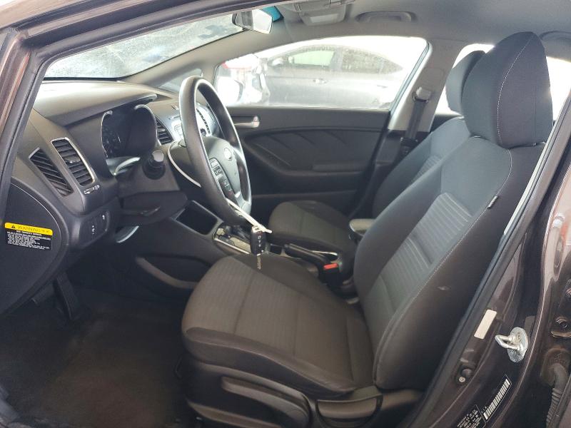 61231656 :رقم المزاد ، 3KPFL4A75HE132923 vin ، 2017 Kia Forte مزاد بيع