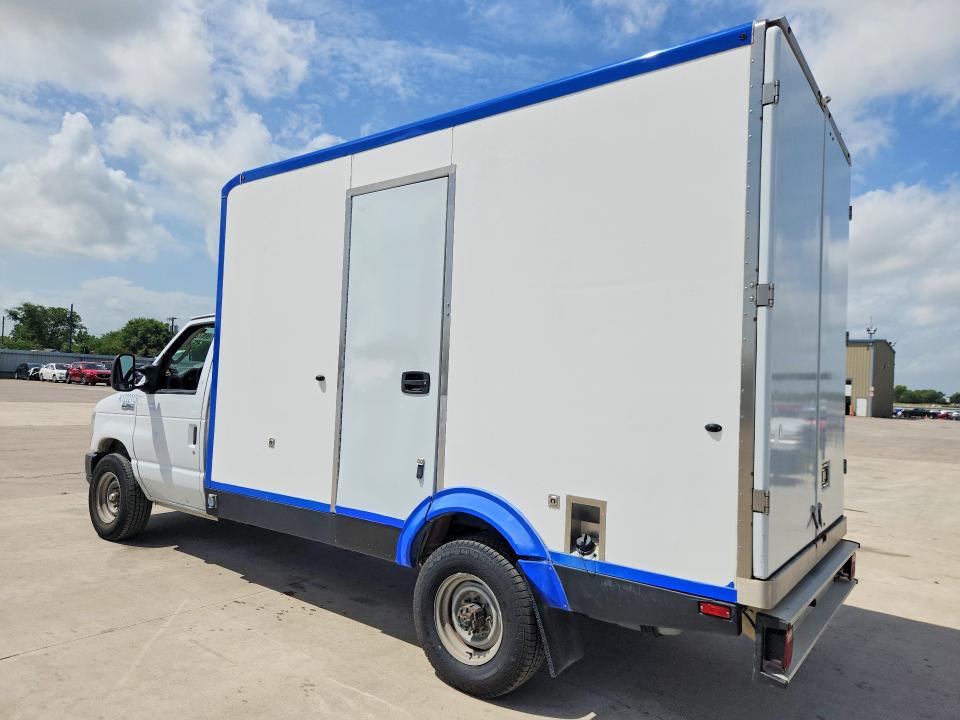 60672886 :رقم المزاد ، 1FDWE3FK4PDD00838 vin ، 2023 Ford E350 مزاد بيع