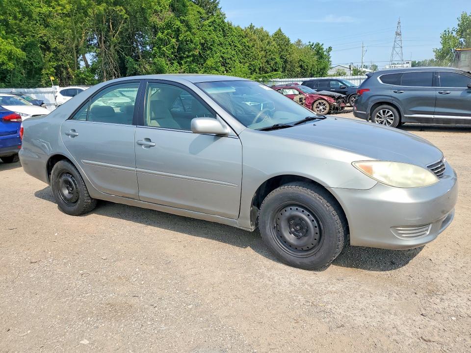61178406 :رقم المزاد ، 4T1BE32K95U553042 vin ، 2005 Toyota Camry مزاد بيع