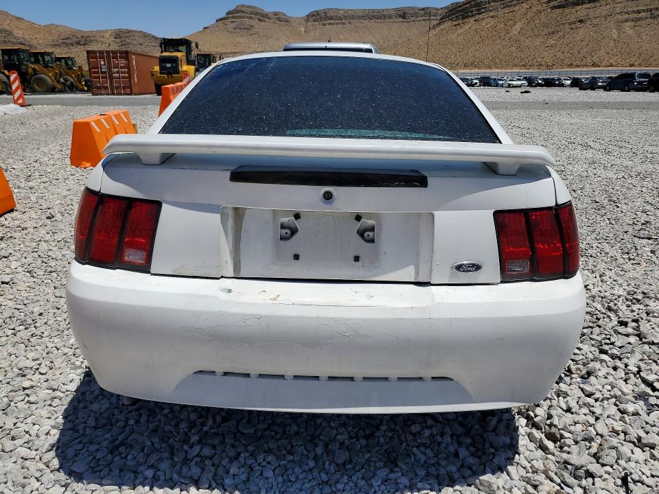 60602126 :رقم المزاد ، 1FAFP40421F186628 vin ، 2001 Ford Mustang مزاد بيع
