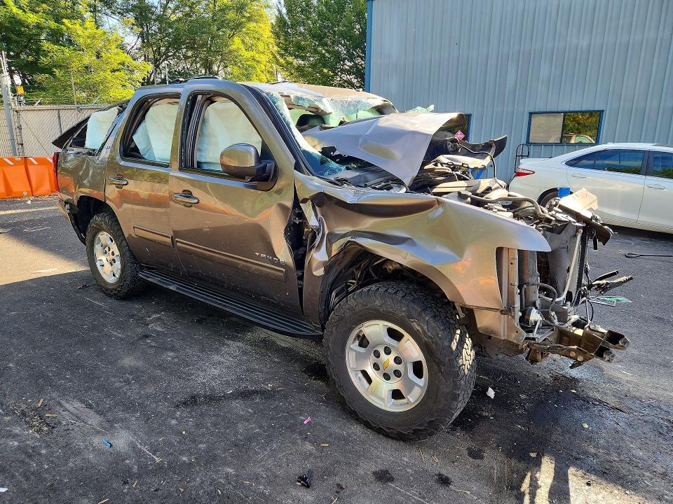 60799266 :رقم المزاد ، 1GNSKBE06DR121244 vin ، 2013 Chevrolet Tahoe مزاد بيع