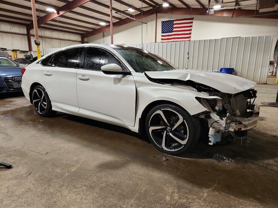 63364756 :رقم المزاد ، 1HGCV1F30JA030523 vin ، 2018 Honda Accord مزاد بيع