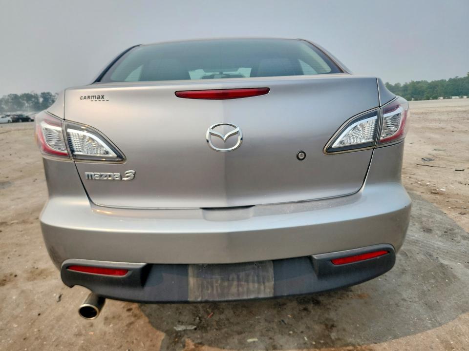60970526 :رقم المزاد ، JM1BL1UG0B1422358 vin ، 2011 Mazda 3 4d I Spt مزاد بيع