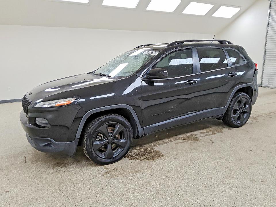 97683145 :رقم المزاد ، 1C4PJLCB8JD557033 vin ، 2018 Jeep Cherokee مزاد بيع