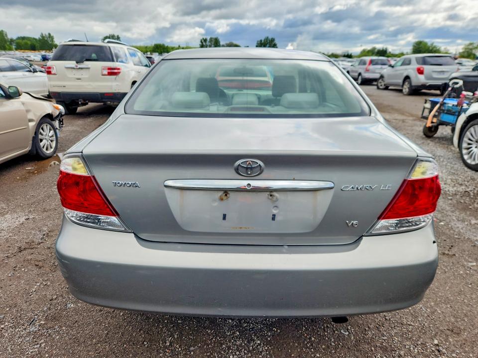 2005 Toyota Camry მანქანა იყიდება აუქციონზე, vin: 4T1BF32K15U605860, აუქციონის ნომერი: 61483226