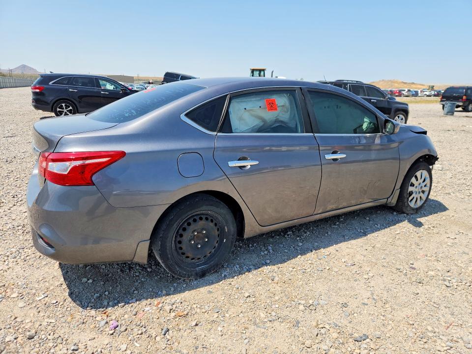 63059146 :رقم المزاد ، 3N1AB7AP5JY305958 vin ، 2018 Nissan Sentra مزاد بيع