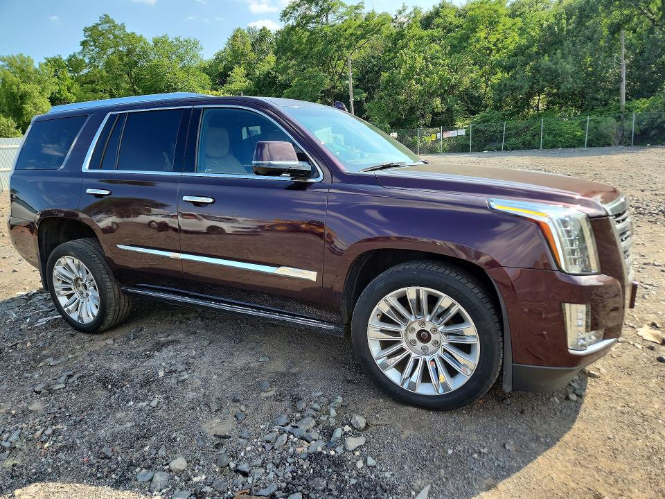 59811376 :رقم المزاد ، 1GYS4DKJ7HR271567 vin ، 2017 Cadillac Escalade مزاد بيع