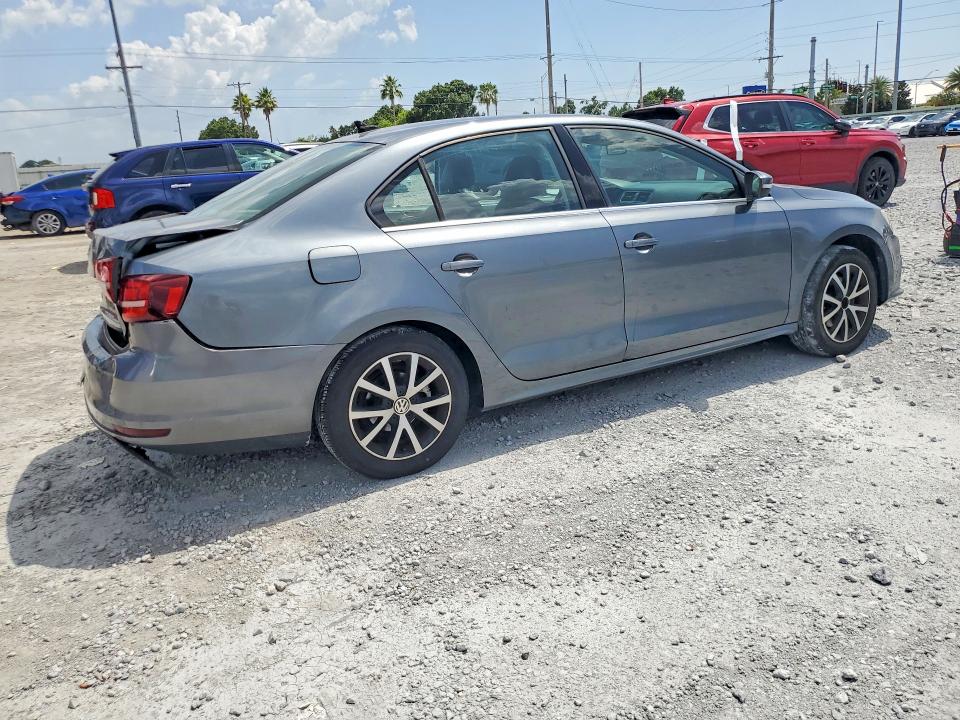 60491446 :رقم المزاد ، 3VWDB7AJ1HM275314 vin ، 2017 Volkswagen Jetta مزاد بيع