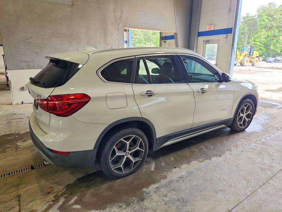 60927706 :رقم المزاد ، WBXHT3C32H5F80695 vin ، 2017 Bmw X1 مزاد بيع