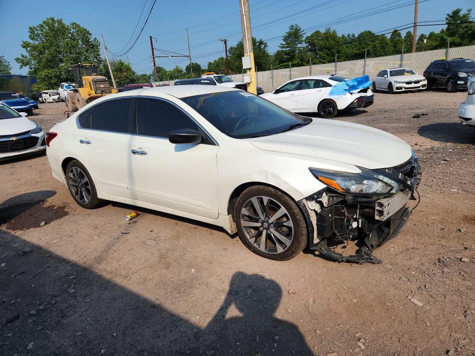 Продажа на аукционе авто 2017 Nissan Altima, vin: 1N4AL3AP5HC116190, номер лота: 62450556