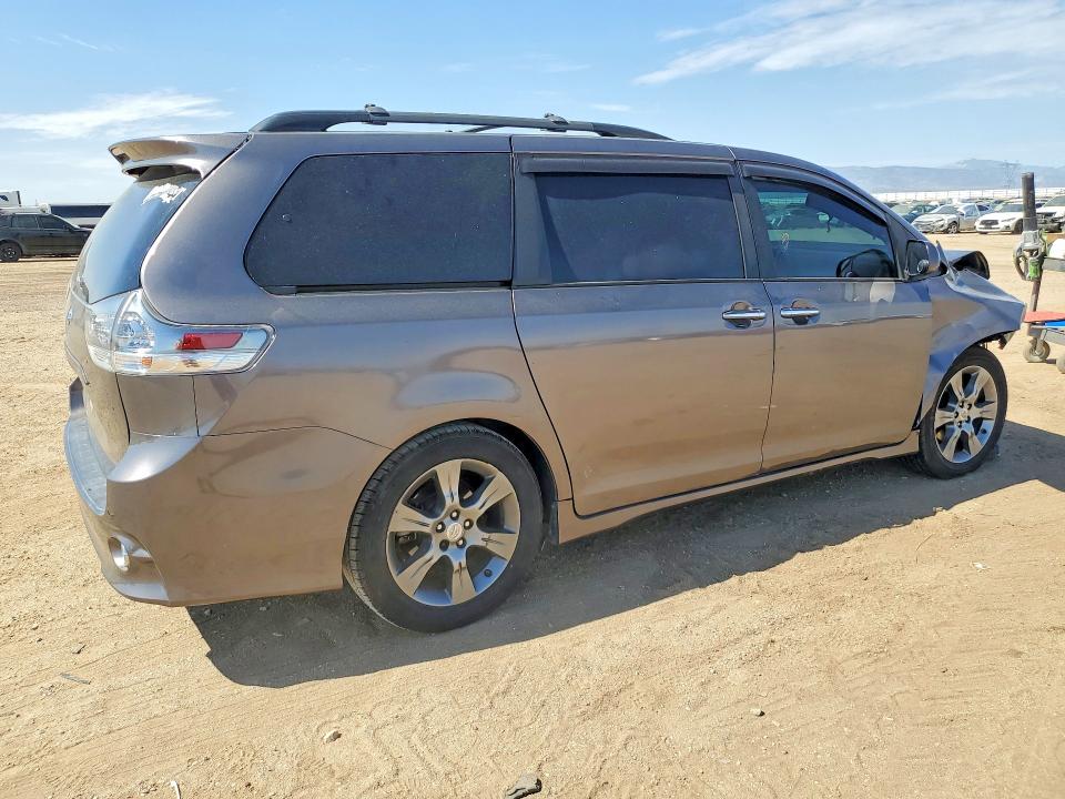 Продажа на аукционе авто 2015 Toyota Sienna, vin: 5TDXK3DC0FS681135, номер лота: 60886766