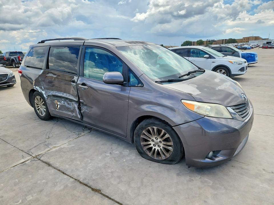 Aukcja sprzedaży 2011 Toyota Sienna, vin: 5TDYK3DC1BS092982, numer aukcji: 61188176