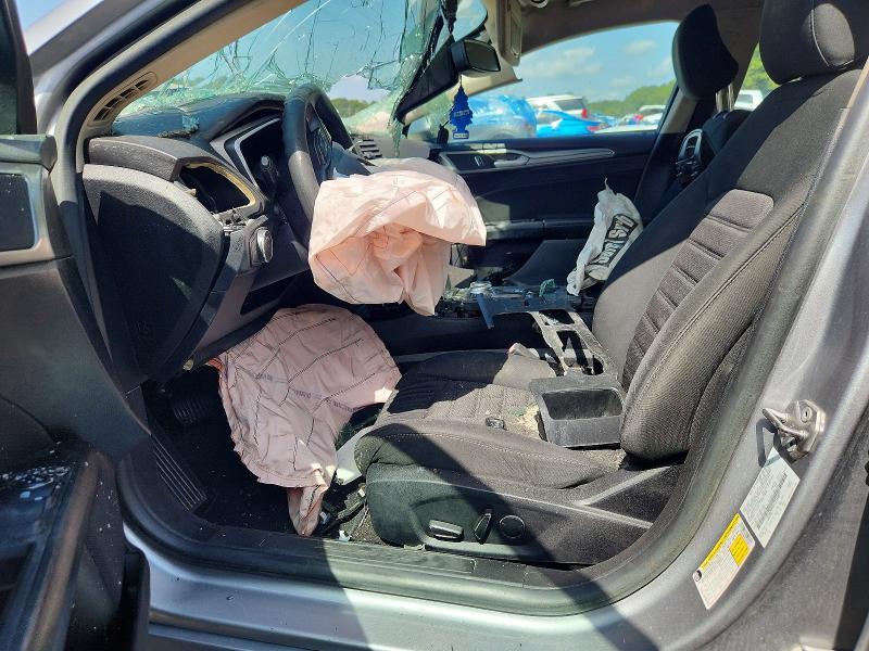 61303766 :رقم المزاد ، 3FA6P0HD2LR160811 vin ، 2020 Ford Fusion مزاد بيع