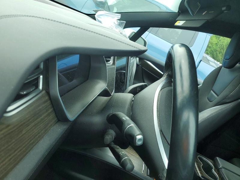 60556546 :رقم المزاد ، 5YJXCBE29GF022814 vin ، 2016 Tesla Model X مزاد بيع