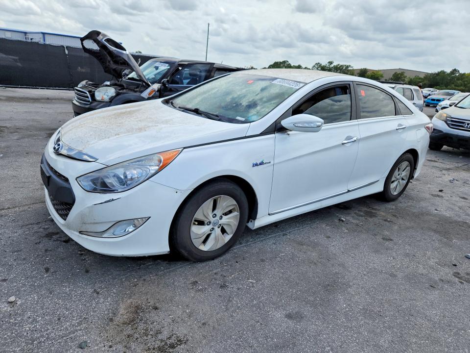 Auction sale of the 2015 Hyundai Sonata Hybrid, vin: KMHEC4A4XFA138651, lot number: 60694226