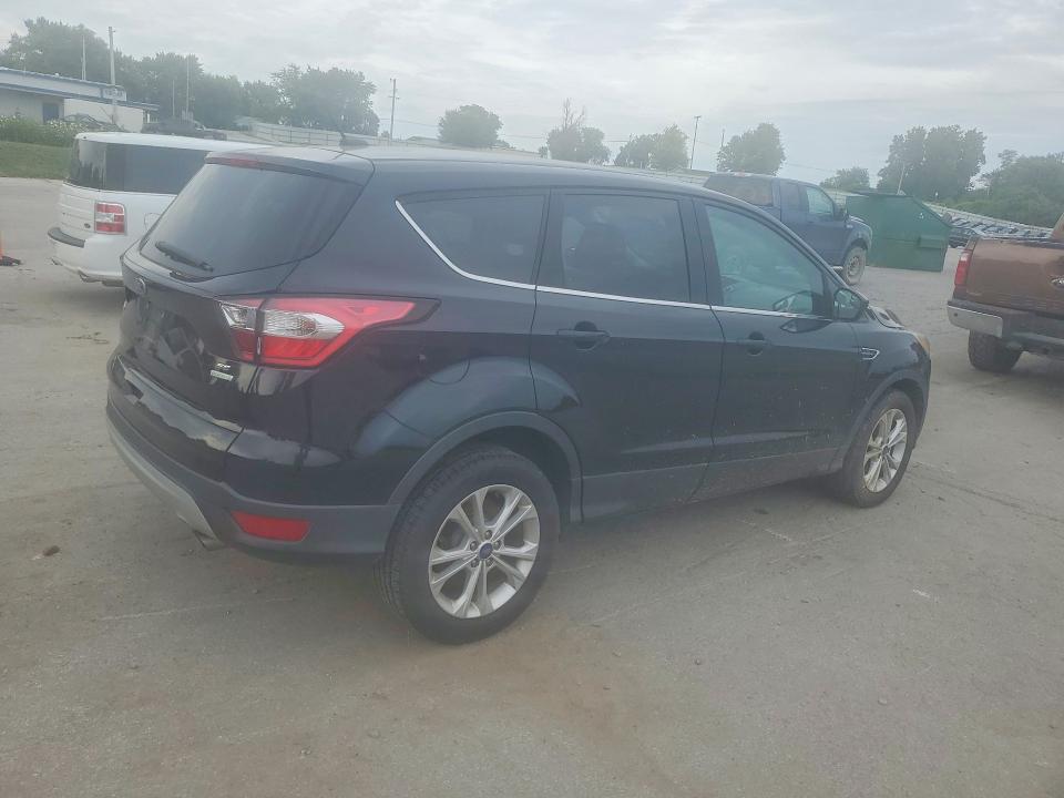 2017 Ford Escape მანქანა იყიდება აუქციონზე, vin: 1FMCU0GD9HUC76834, აუქციონის ნომერი: 62655226