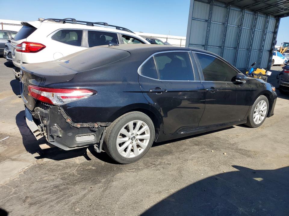 85968135 :رقم المزاد ، 4T1L11AK4LU870794 vin ، 2020 Toyota Camry مزاد بيع