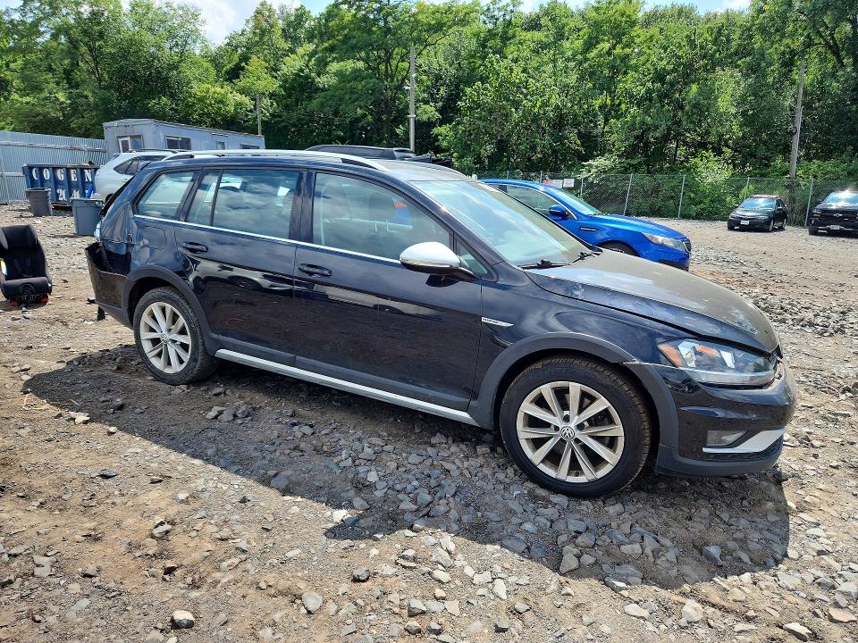 63511286 :رقم المزاد ، 3VWH17AU6JM756177 vin ، 2018 Volkswagen Golf Alltrack مزاد بيع