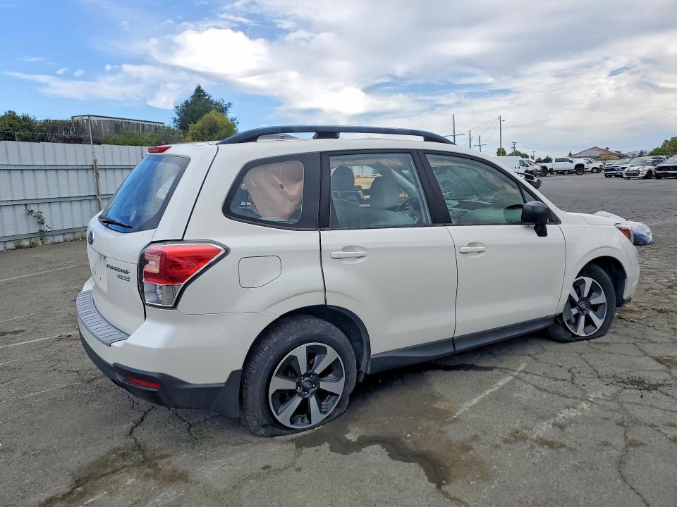 2017 Subaru Forester მანქანა იყიდება აუქციონზე, vin: JF2SJABC9HH586554, აუქციონის ნომერი: 60991146