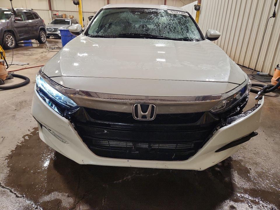 63027386 :رقم المزاد ، 1HGCV1F18KA100575 vin ، 2019 Honda Accord مزاد بيع