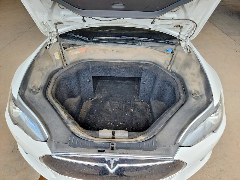 62457556 :رقم المزاد ، 5YJSA1H15EFP38376 vin ، 2014 Tesla Model S مزاد بيع