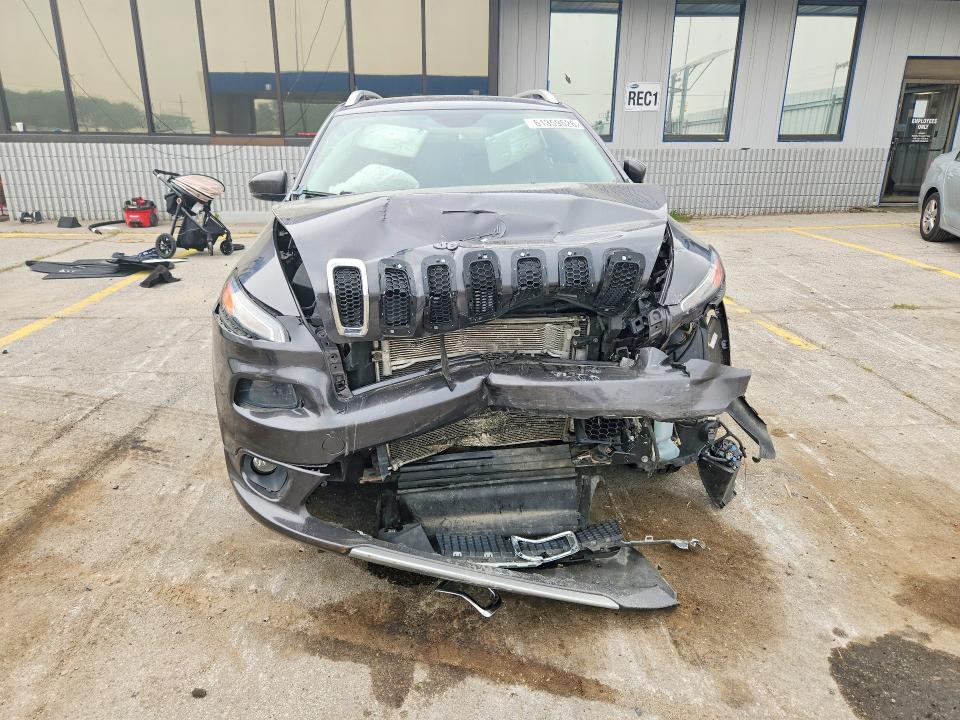 61359626 :رقم المزاد ، 1C4PJMJX8JD594507 vin ، 2018 Jeep Cherokee مزاد بيع
