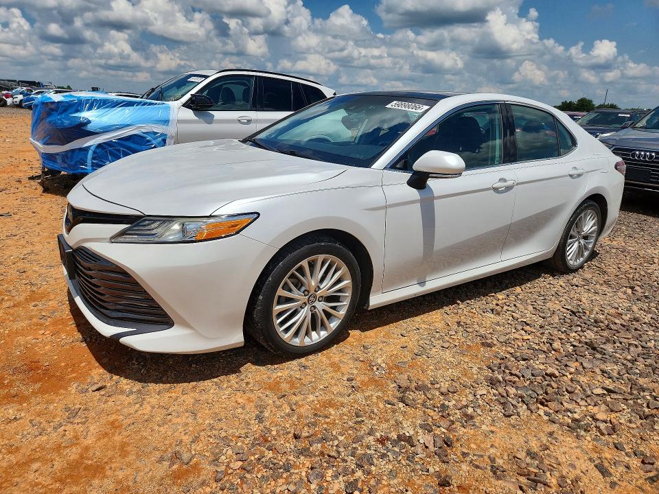 2019 Toyota Camry მანქანა იყიდება აუქციონზე, vin: 4T1B11HK3KU758939, აუქციონის ნომერი: 59898066