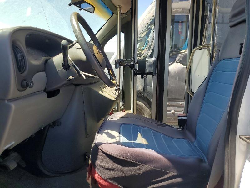 59388236 :رقم المزاد ، 1FDXE45S45HB24312 vin ، 2005 Ford E450 مزاد بيع