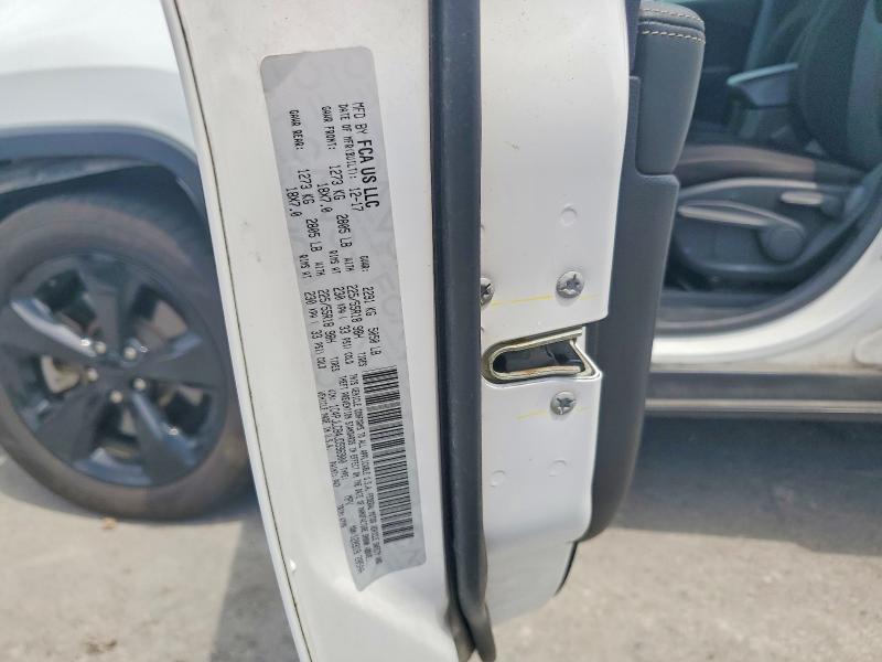 62617676 :رقم المزاد ، 1C4PJLCB4JD596900 vin ، 2018 Jeep Cherokee مزاد بيع