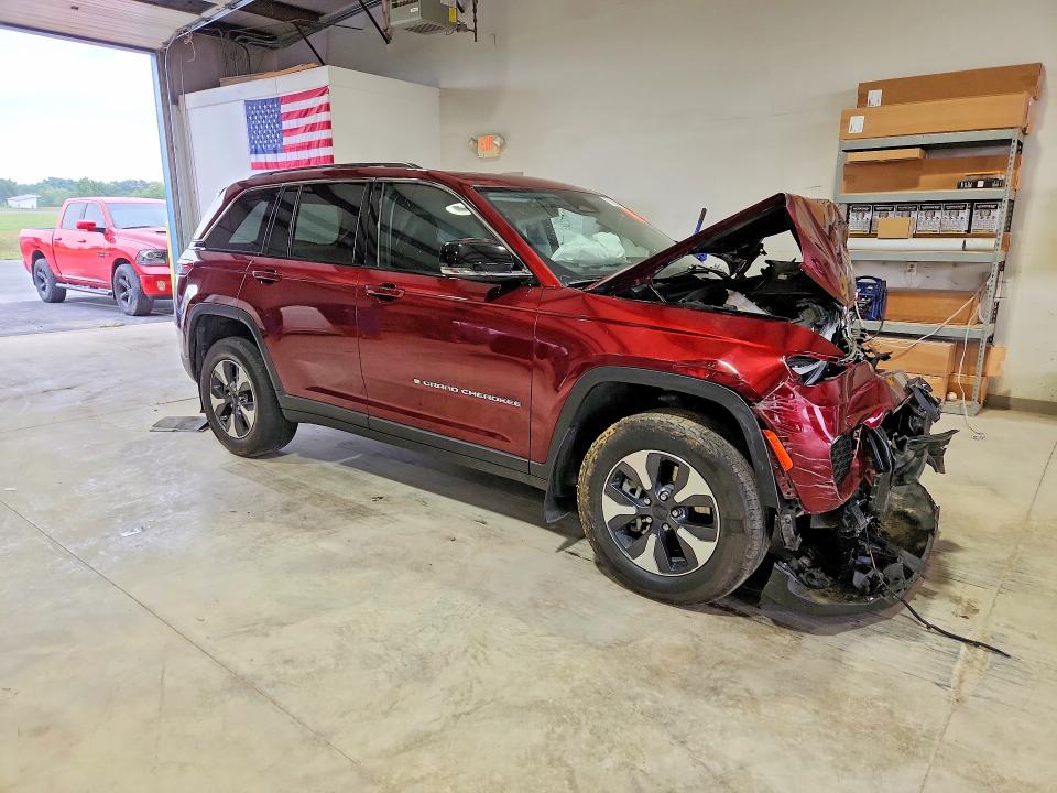61713276 :رقم المزاد ، 1C4RJYB61N8742341 vin ، 2022 Jeep Grand Cherokee مزاد بيع
