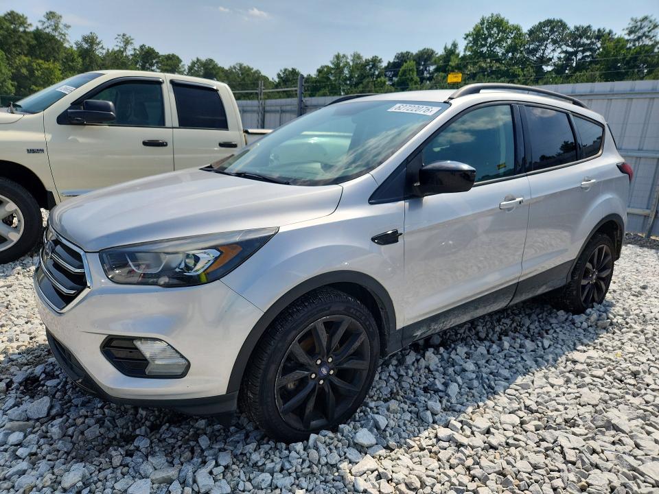 2019 Ford Escape მანქანა იყიდება აუქციონზე, vin: 1FMCU0GD3KUB09196, აუქციონის ნომერი: 62722076