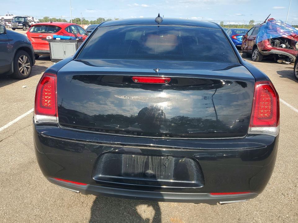 62167956 :رقم المزاد ، 2C3CCAAG2KH507281 vin ، 2019 Chrysler 300 مزاد بيع
